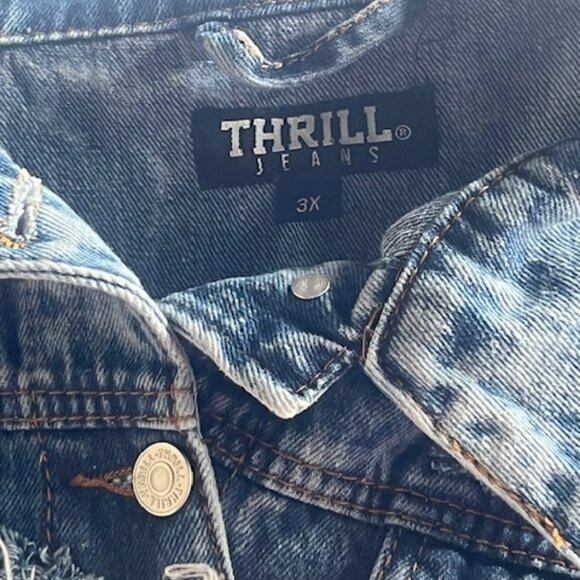 Destroyed Cropped Denim Jacket - Picture 13 of 16